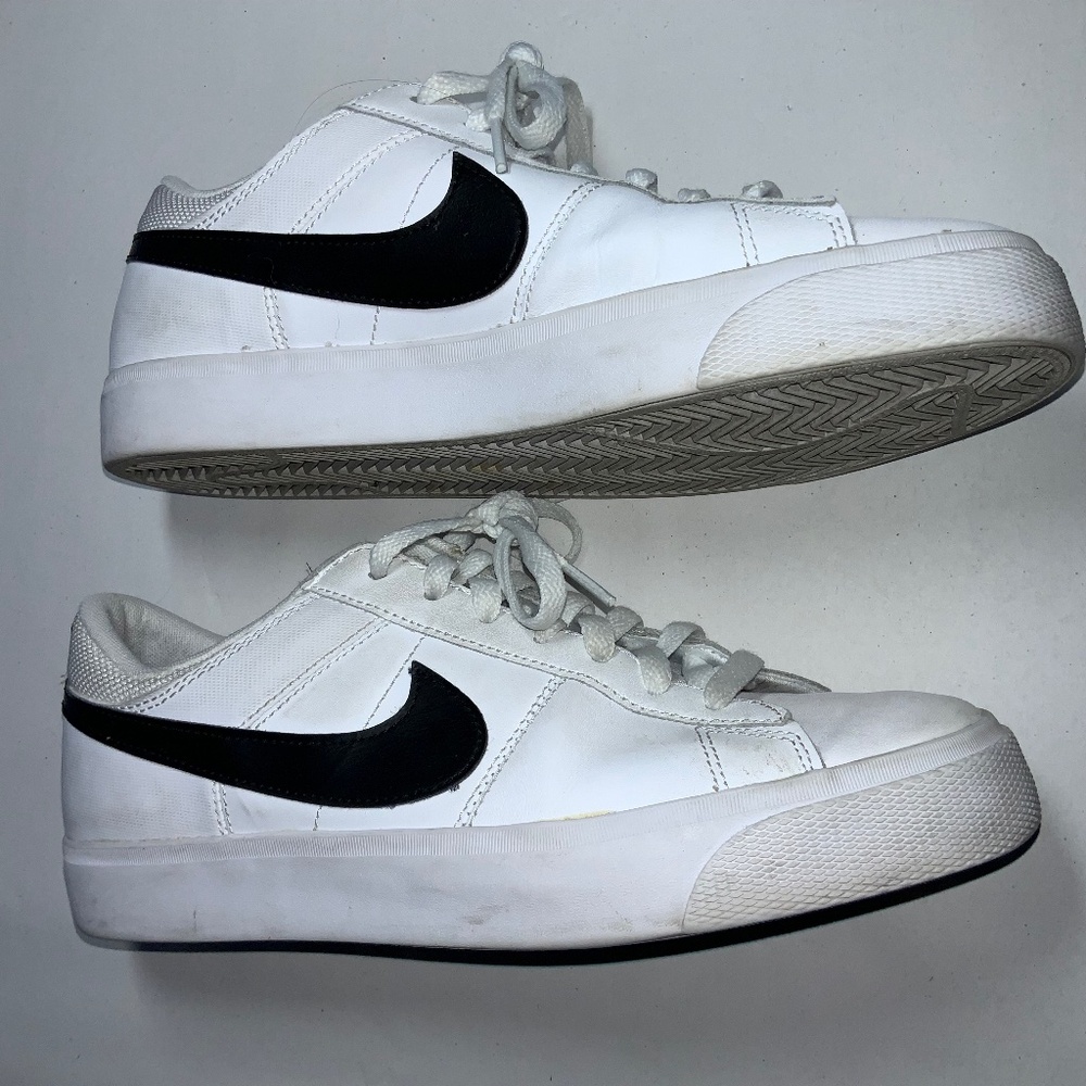 Nike Mens Match Supreme 631656-101 White leather Sneakers Sz 8 unisex
